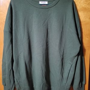 Crew neck pocket sweatshirt